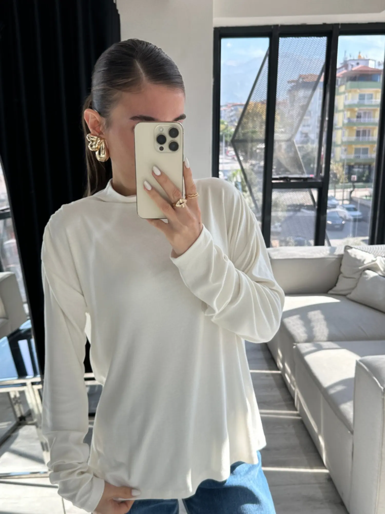 SIRT DEKOLTE DİK YAKA EKRU BLUZ