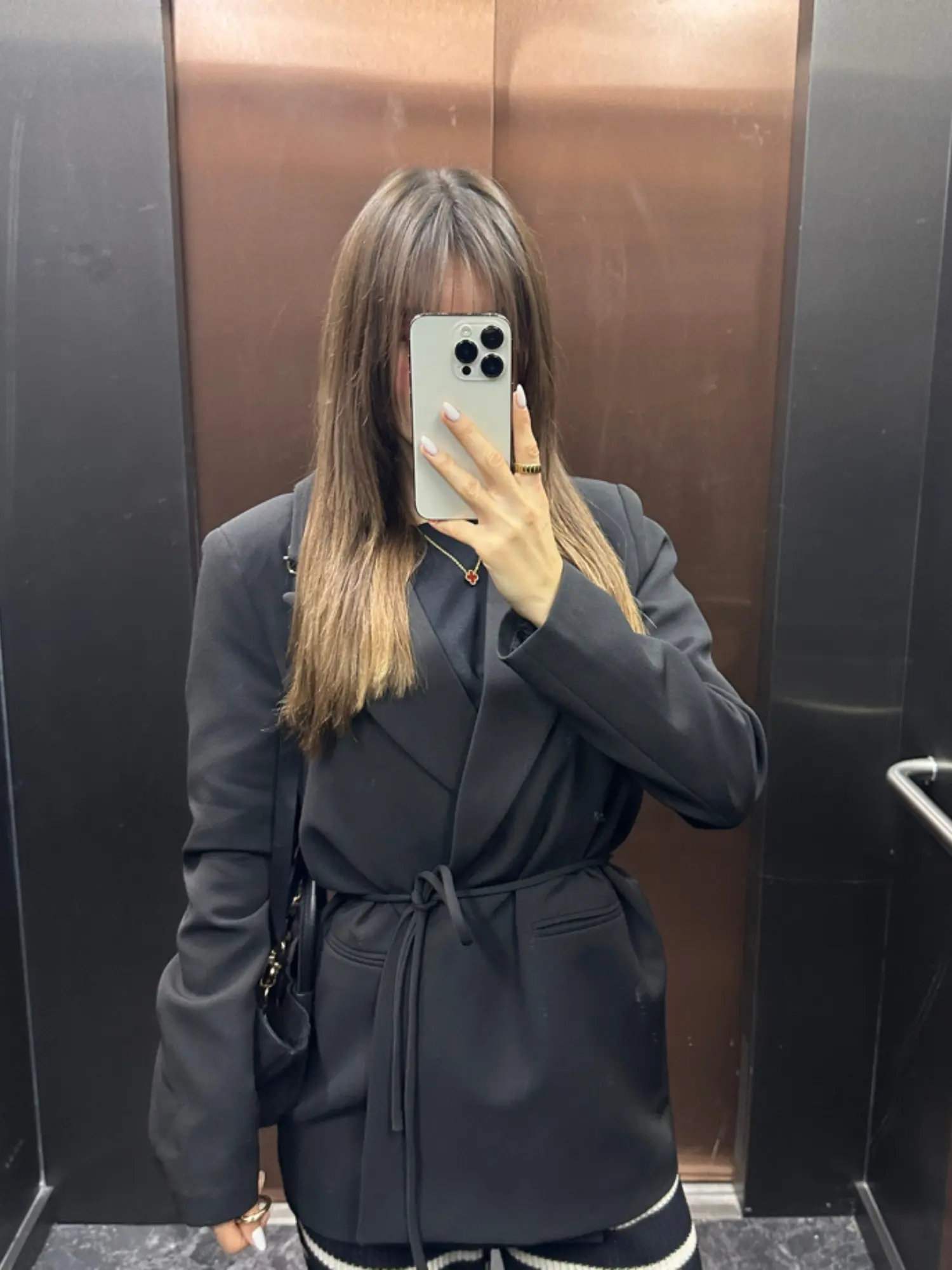 BAĞLAMA DETAYLI SİYAH BLAZER