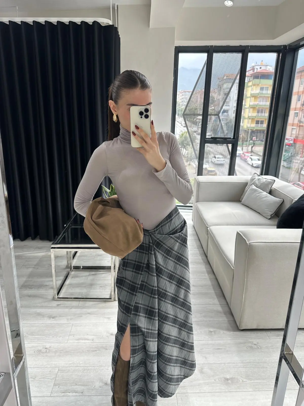 TAŞ RENGİ BOĞAZLI BLUZ