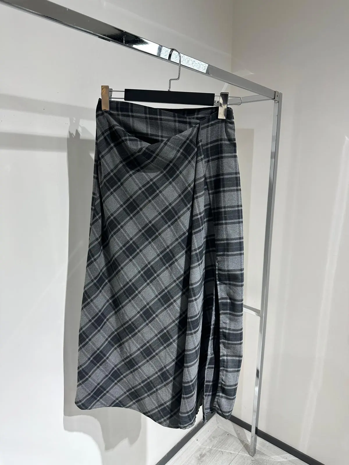 YIRTMAÇ DETAYLI EKOSE ETEK