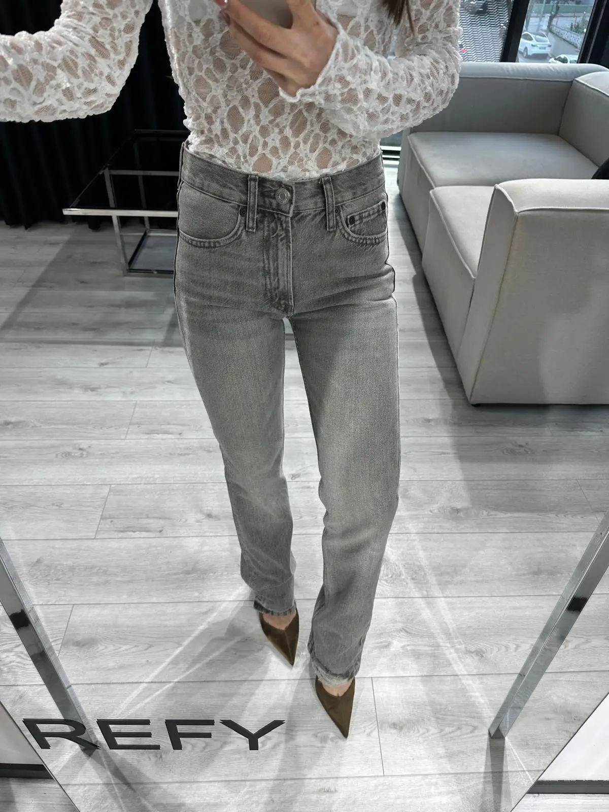 ORJ MARKA PAÇA ESKİTME DETAYLI BOYFİT JEAN