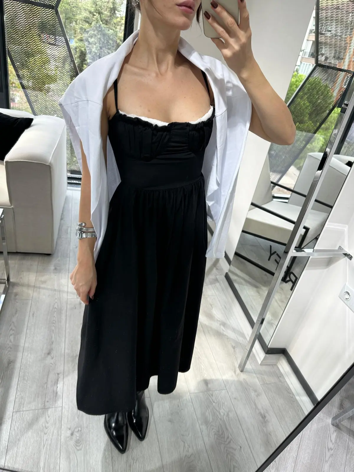 DANTEL DETAYLI MIDI ASKILI ELBİSE