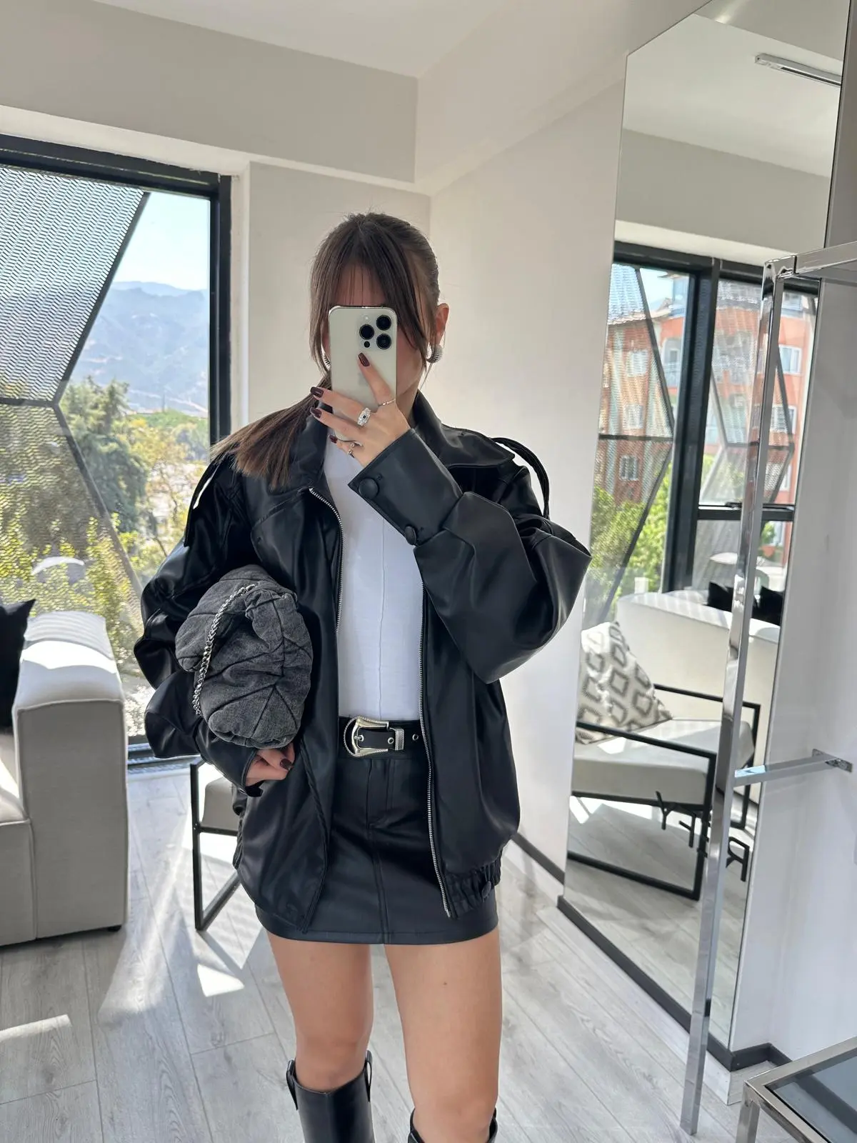 ÇİFT DÜĞMELİ MİNİ DERİ ETEK