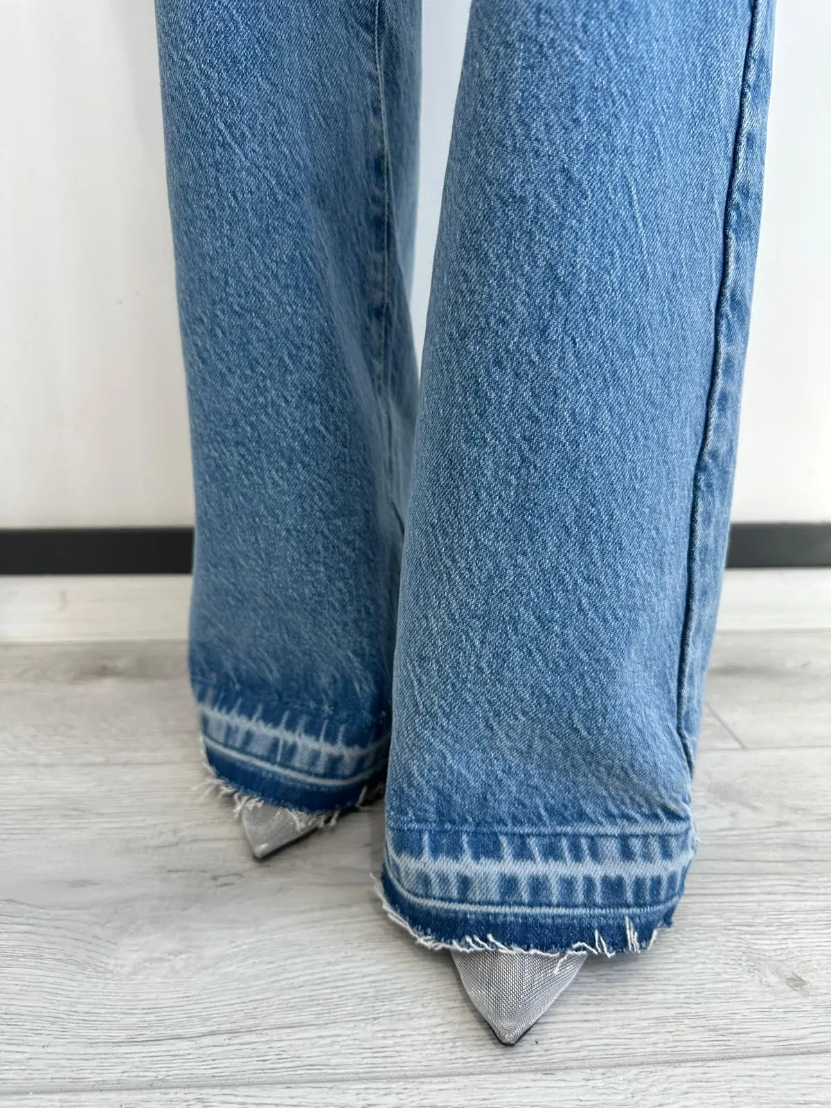 MARKA MODEL AÇIK PAÇA JEAN