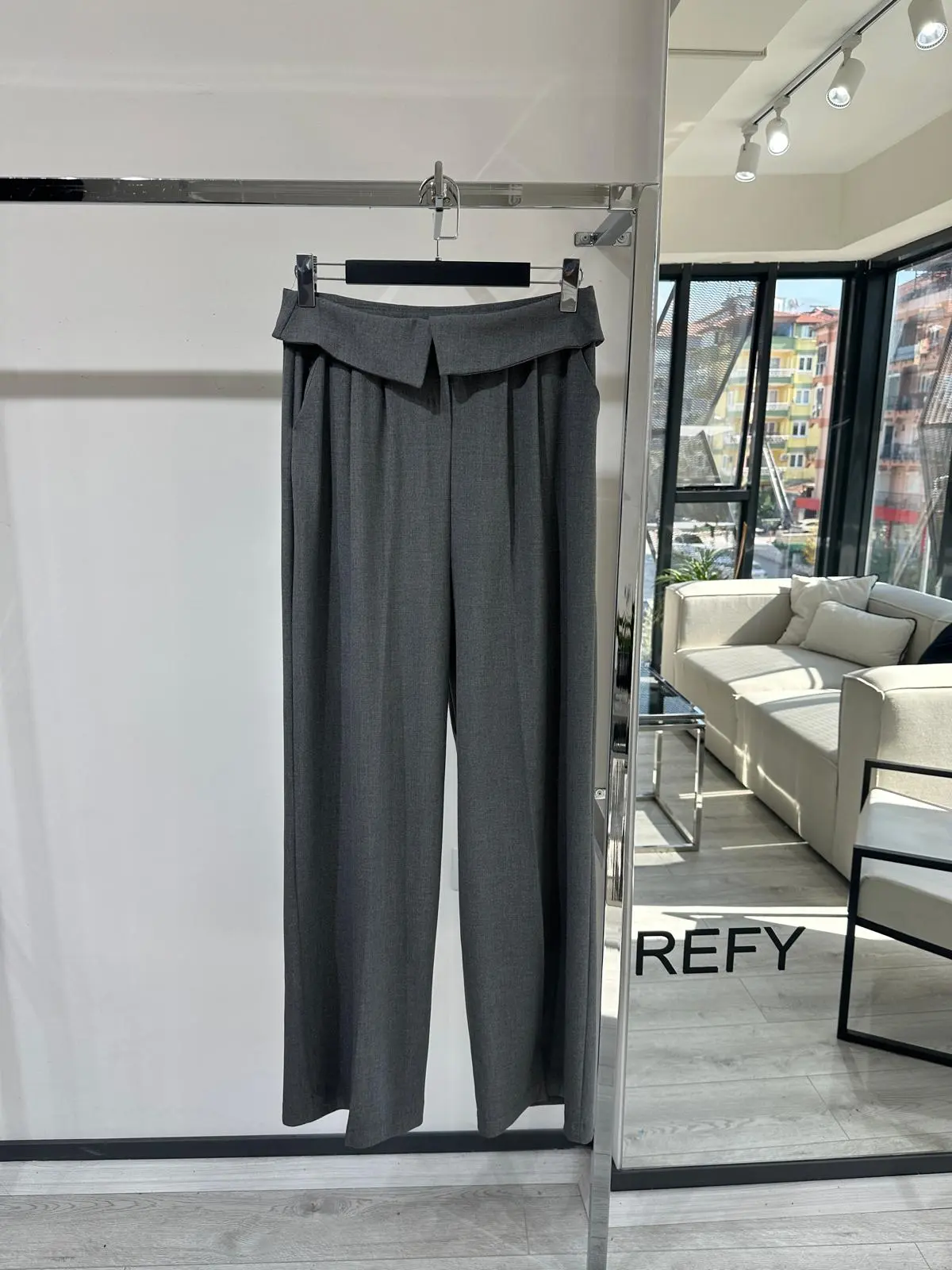 GRİ KATLAMALI BOL PAÇA PALAZZO PANTOLON