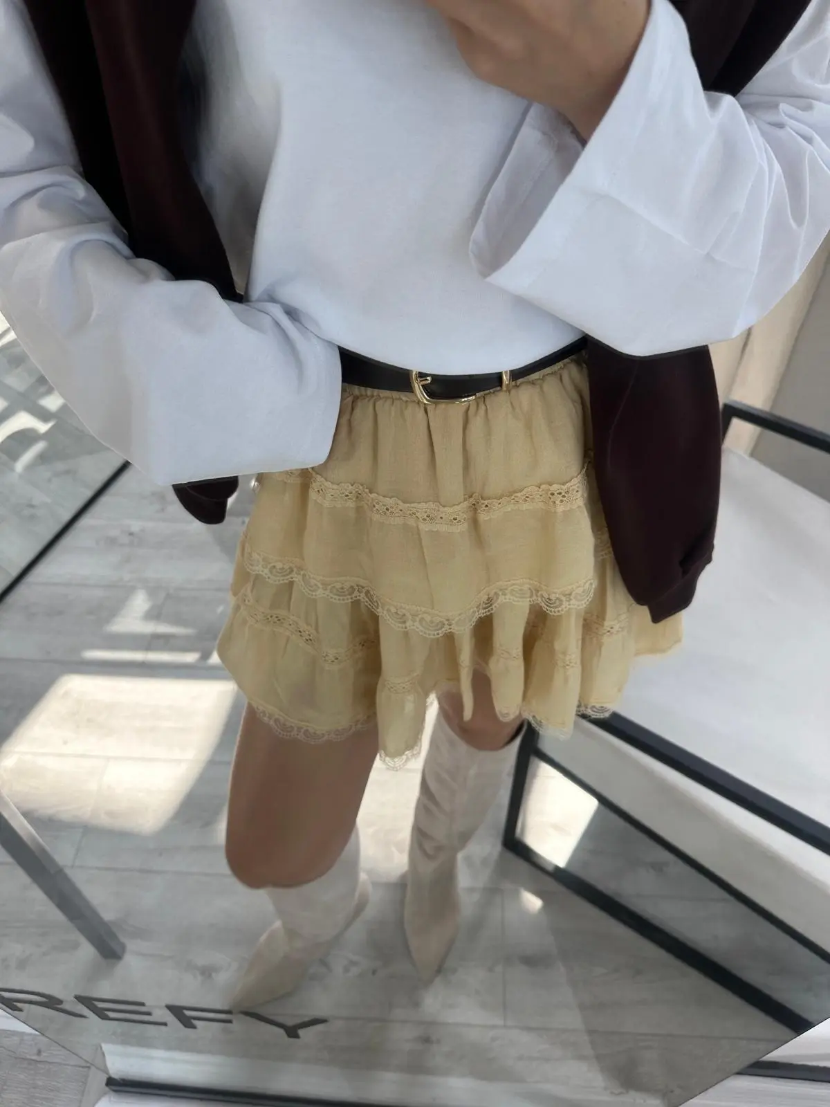 DANTELLİ KATLI SARI ŞORT ETEK