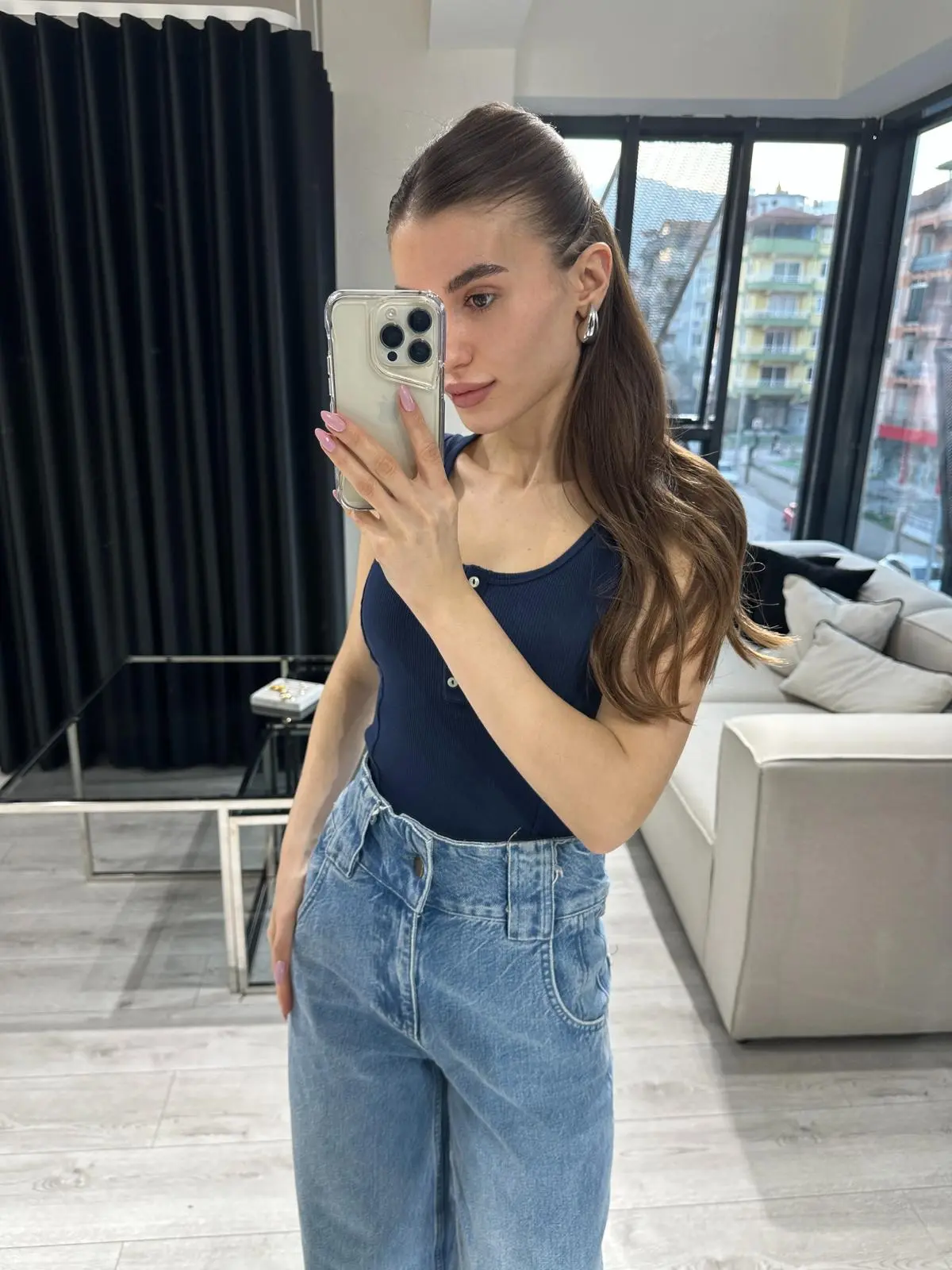 DÜĞME DETAY LACİVERT KARE YAKA ASKILI BLUZ