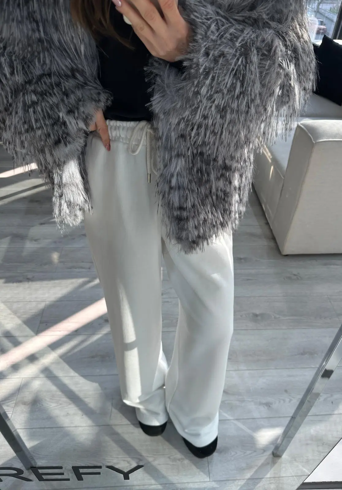 BEYAZ YÜKSEK BEL EŞFOFMAN PANTOLON 