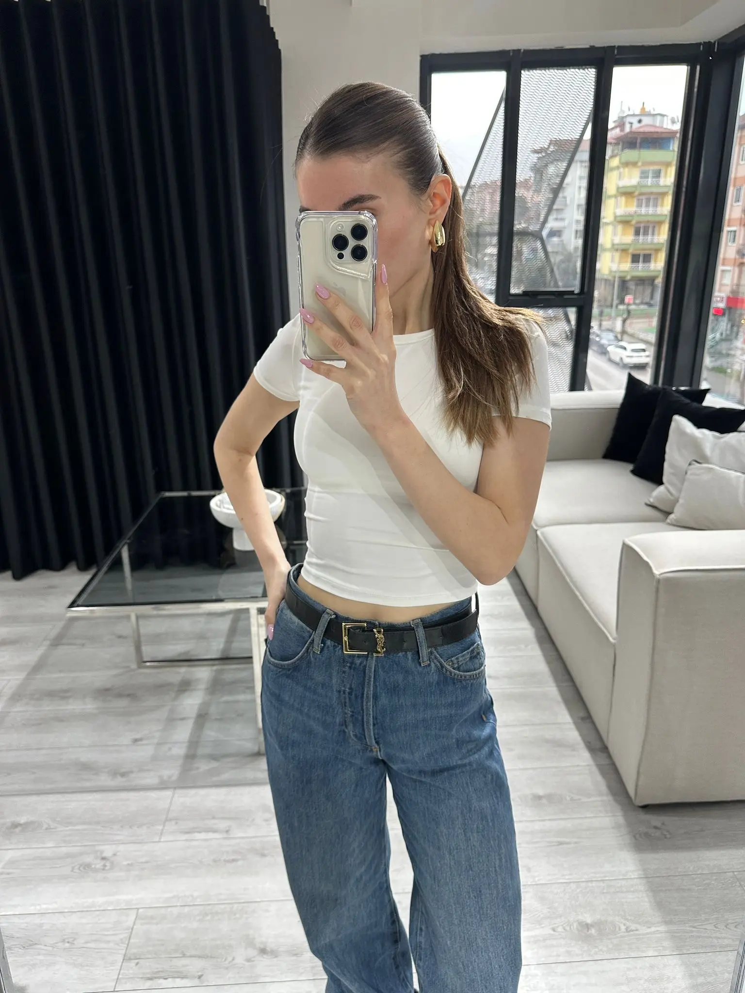 BEYAZ KISA KOLLU BİSİKLET YAKA TİŞÖRT