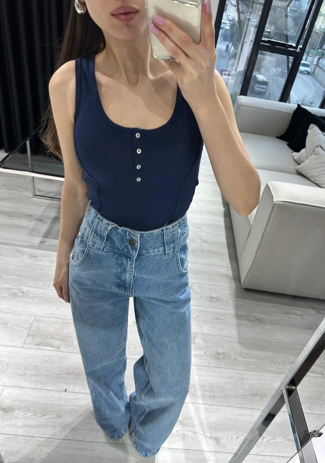 DÜĞME DETAY LACİVERT KARE YAKA ASKILI BLUZ