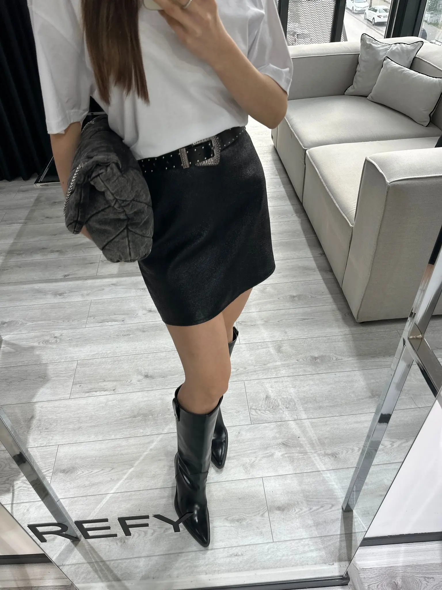 PARLAK RUGAN SİYAH ETEK