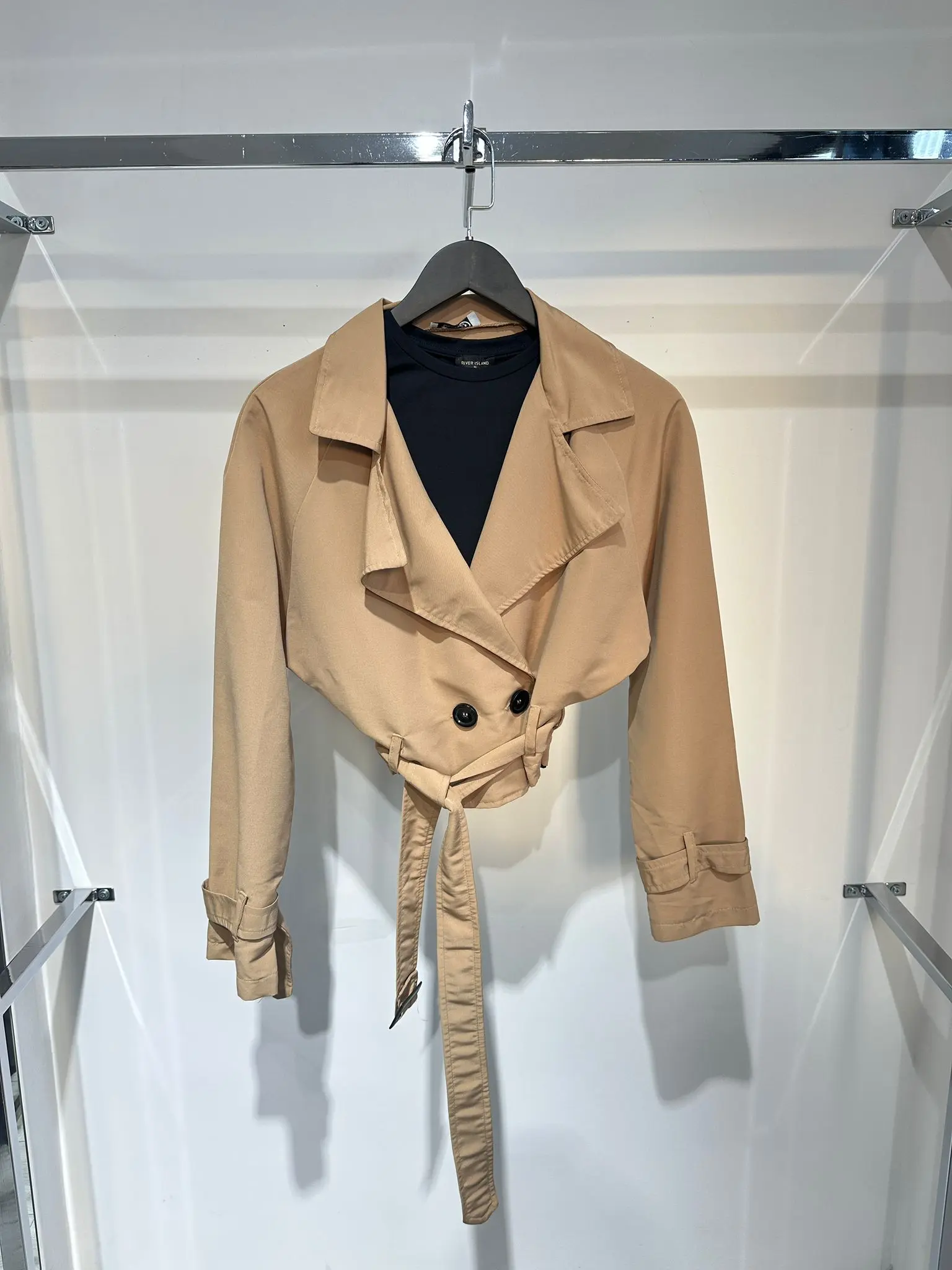 KEMERLİ CAMEL TRENCHCOAT
