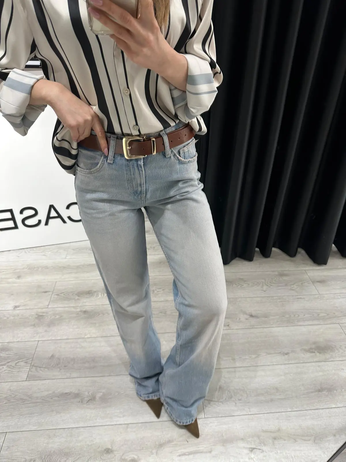 YÜKSEK BEL STRAİGHT TAŞLAMALI JEAN