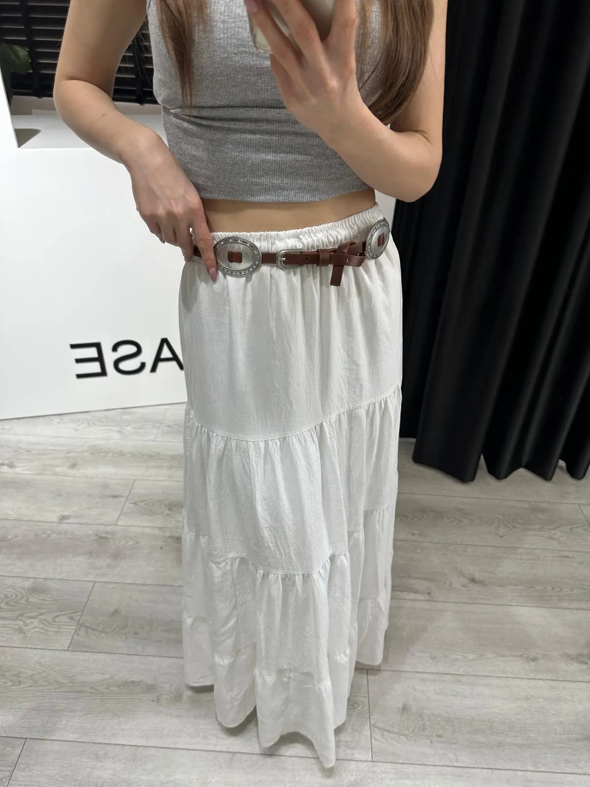 MAXİ PARÇALI BEYAZ ETEK