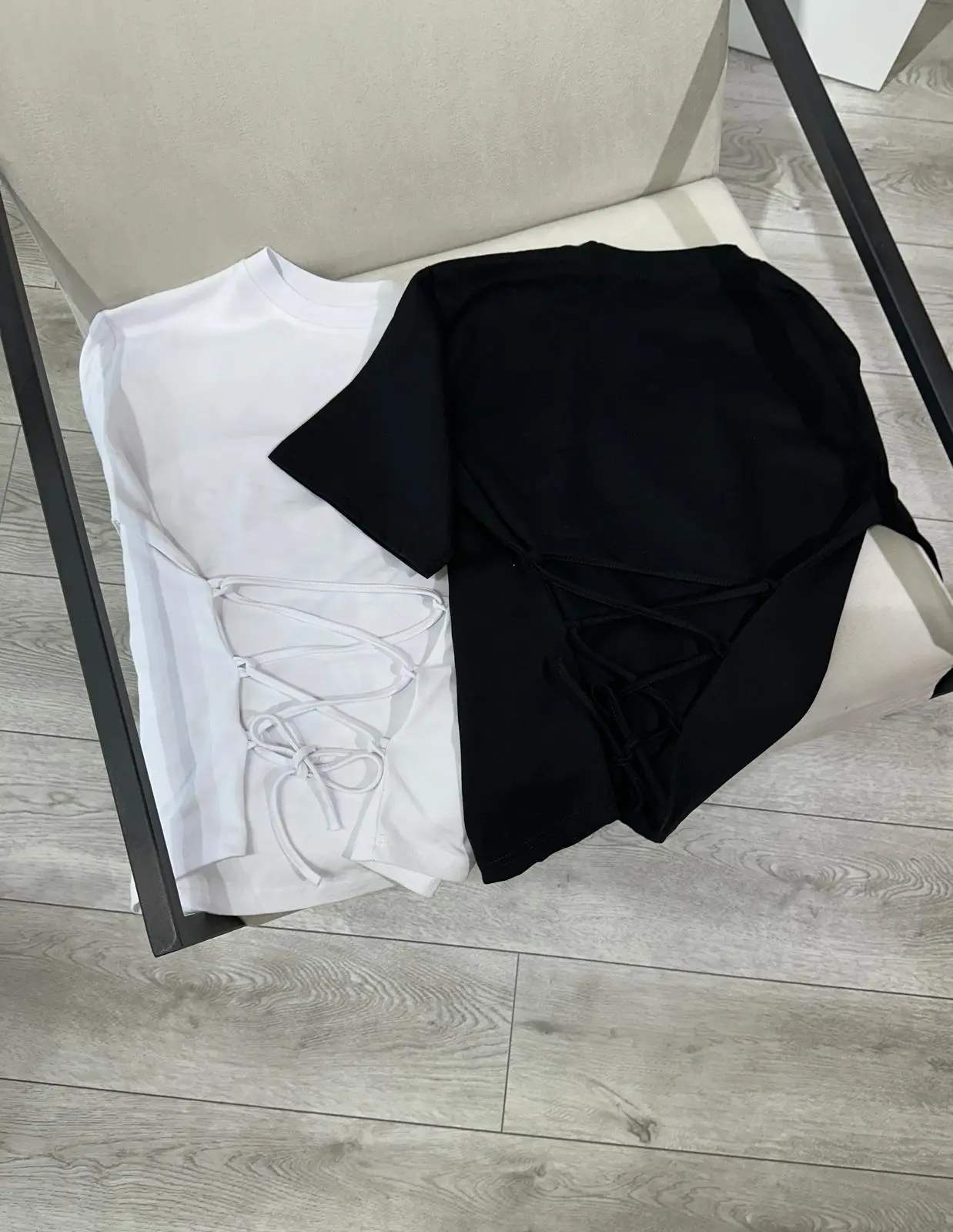 Arkası İp Detay Siyah Basic Tshirt