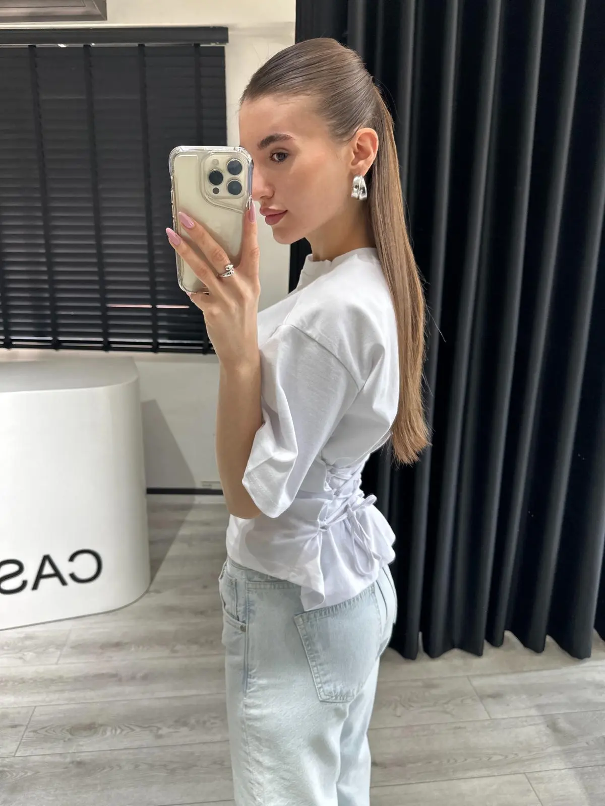 Arkası İp Detay Beyaz Basic Tshirt