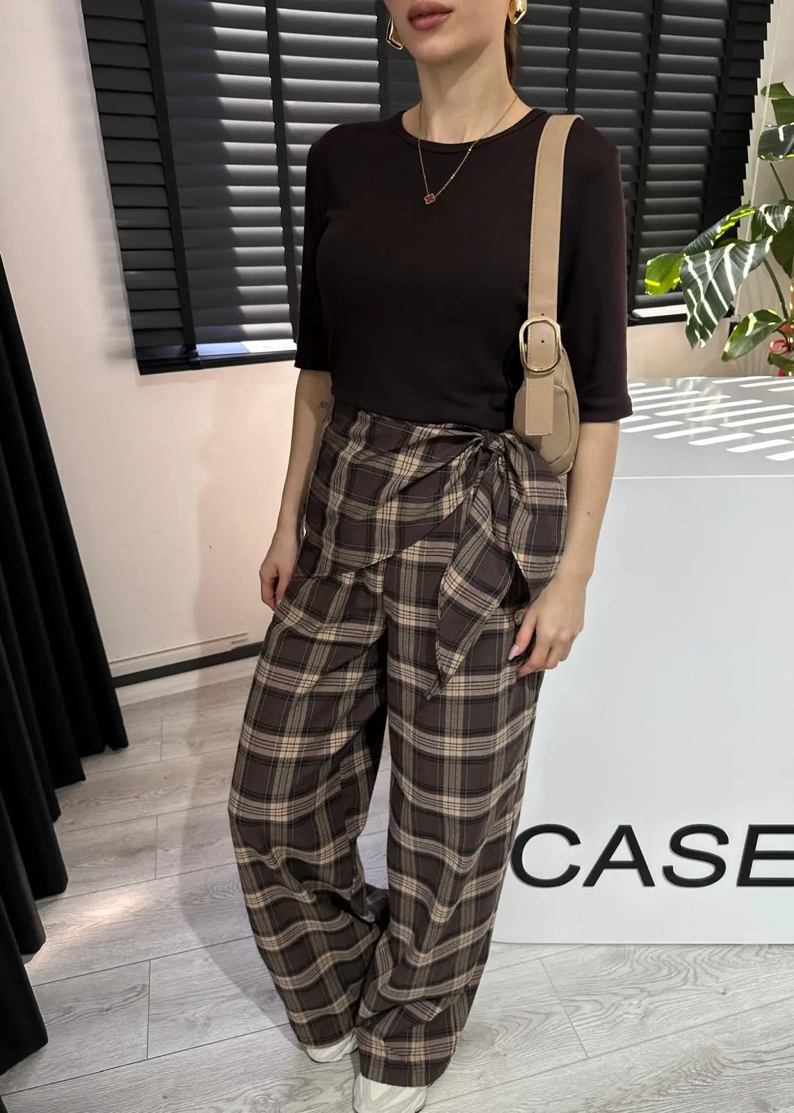ŞAL DETAYLI EKOSE PANTOLON