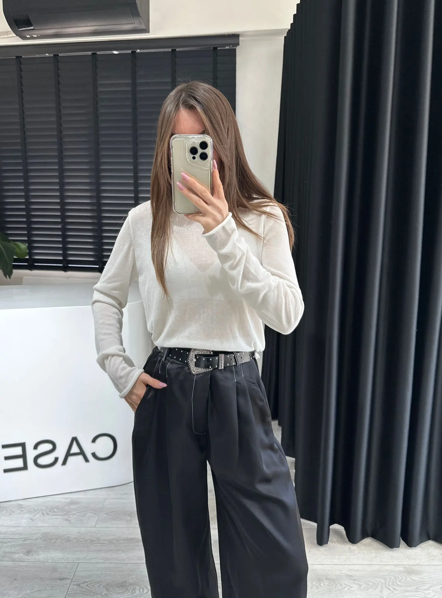 BEYAZ DİK YAKA TRANSPARAN BLUZ