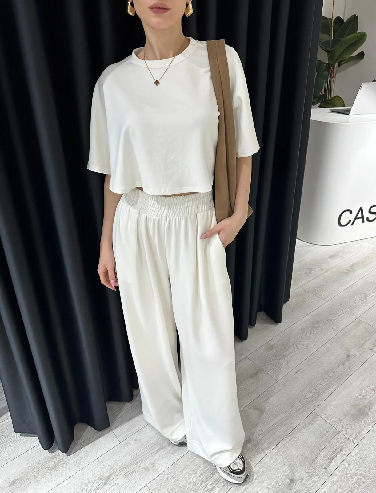 BEYAZ BOL PAÇA PANTOLON CROP TAKIM