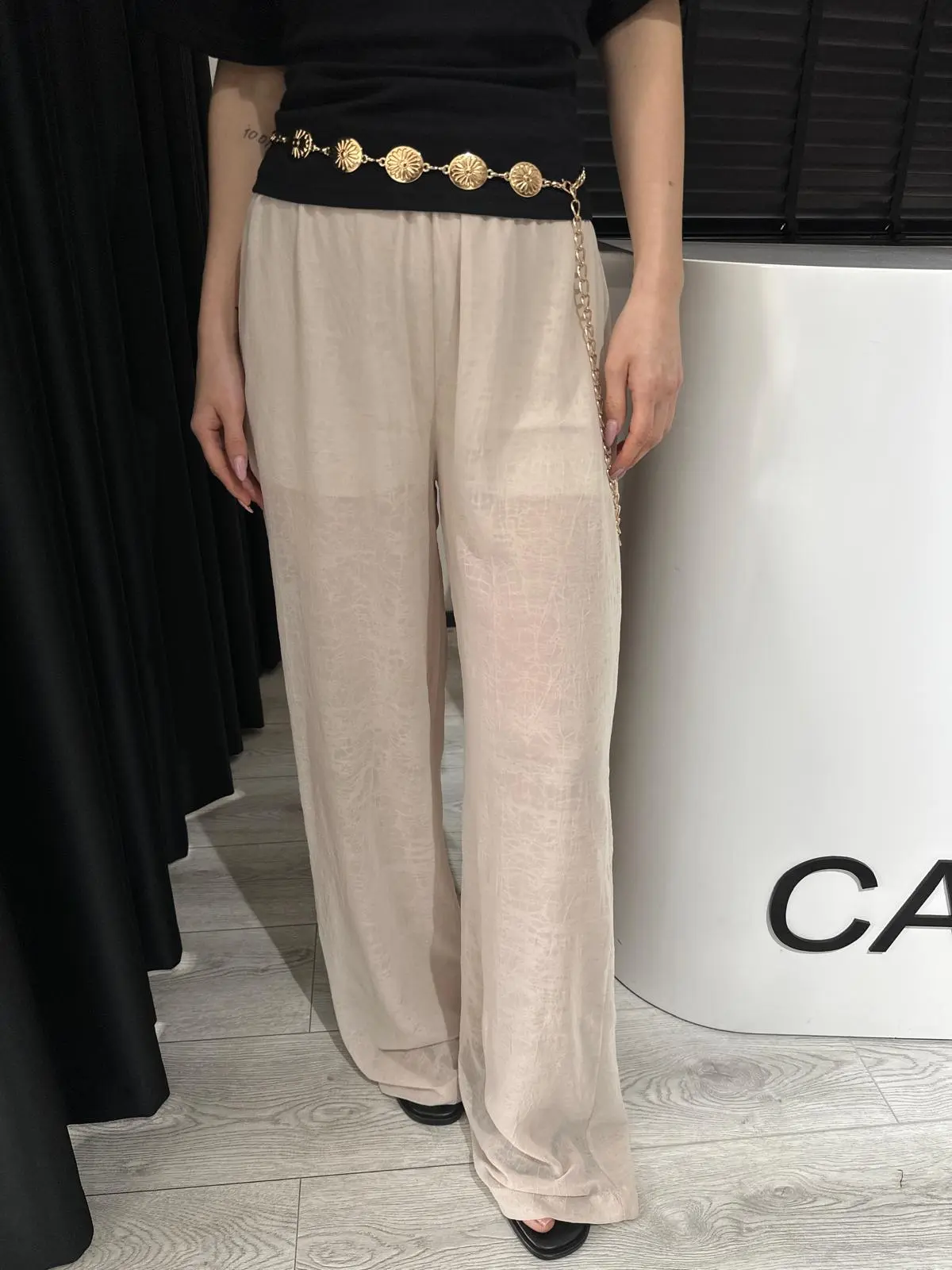 ŞORT DETAYLI DOKULU TÜL PANTOLON