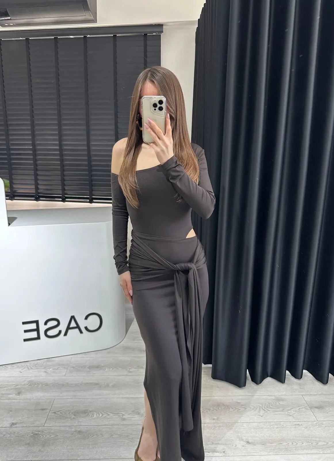 TASARIM BAĞLAMA DETAY KAHVE ELBİSE