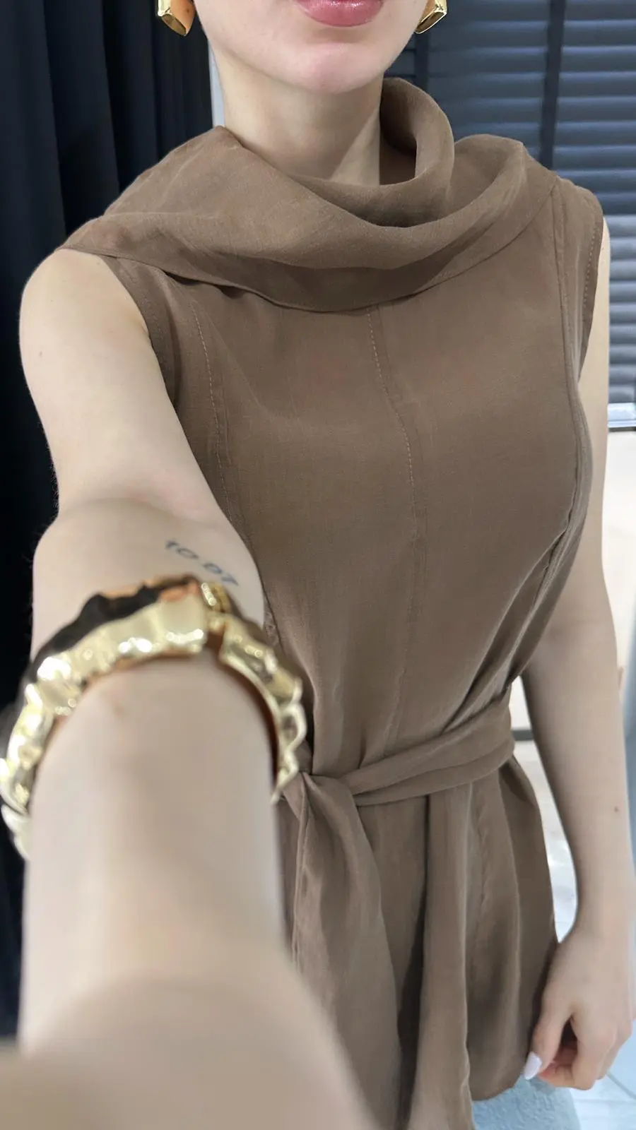 TABA TASARIM KUŞAKLI BLUZ