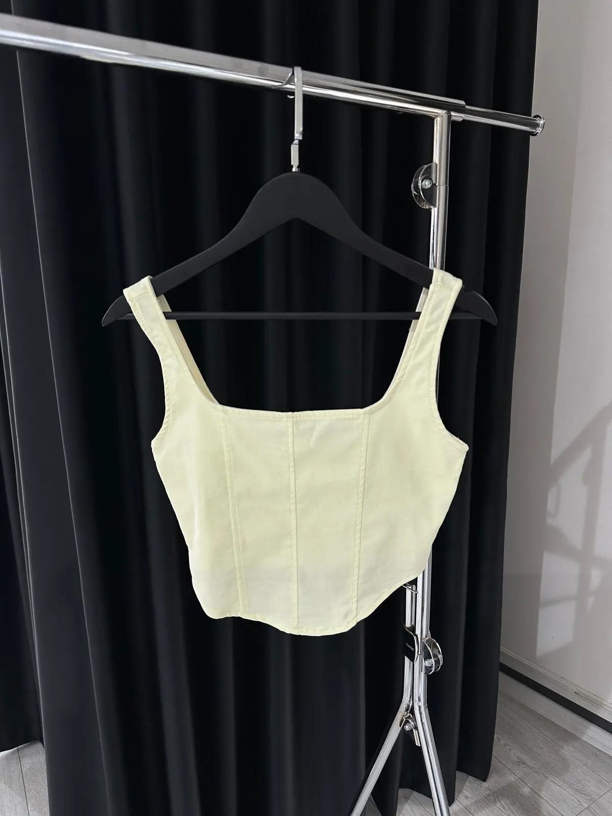 KORSE ASKILI SOFT SARI CROP