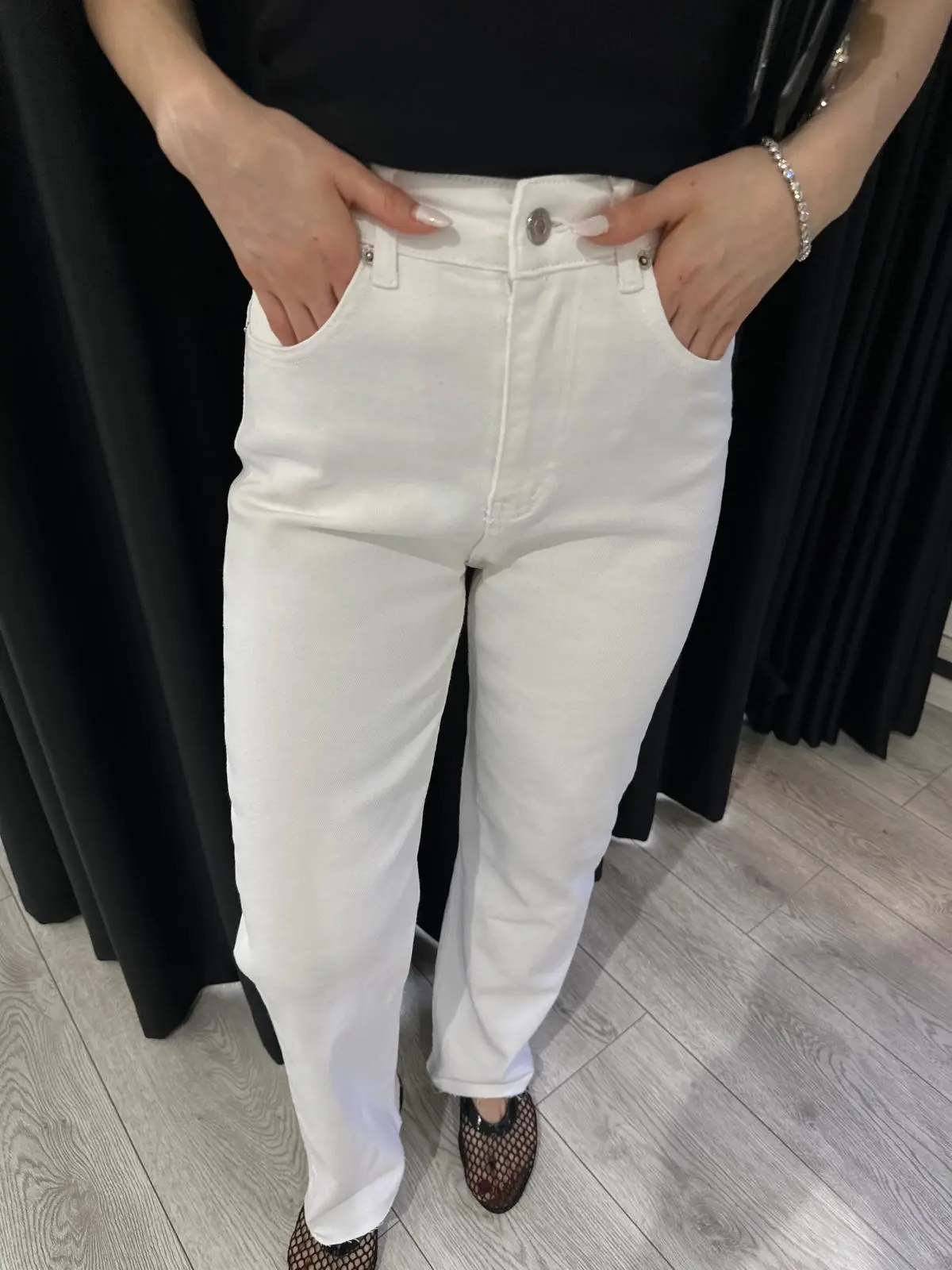 Beyaz Libitum Kesik Paça Jean