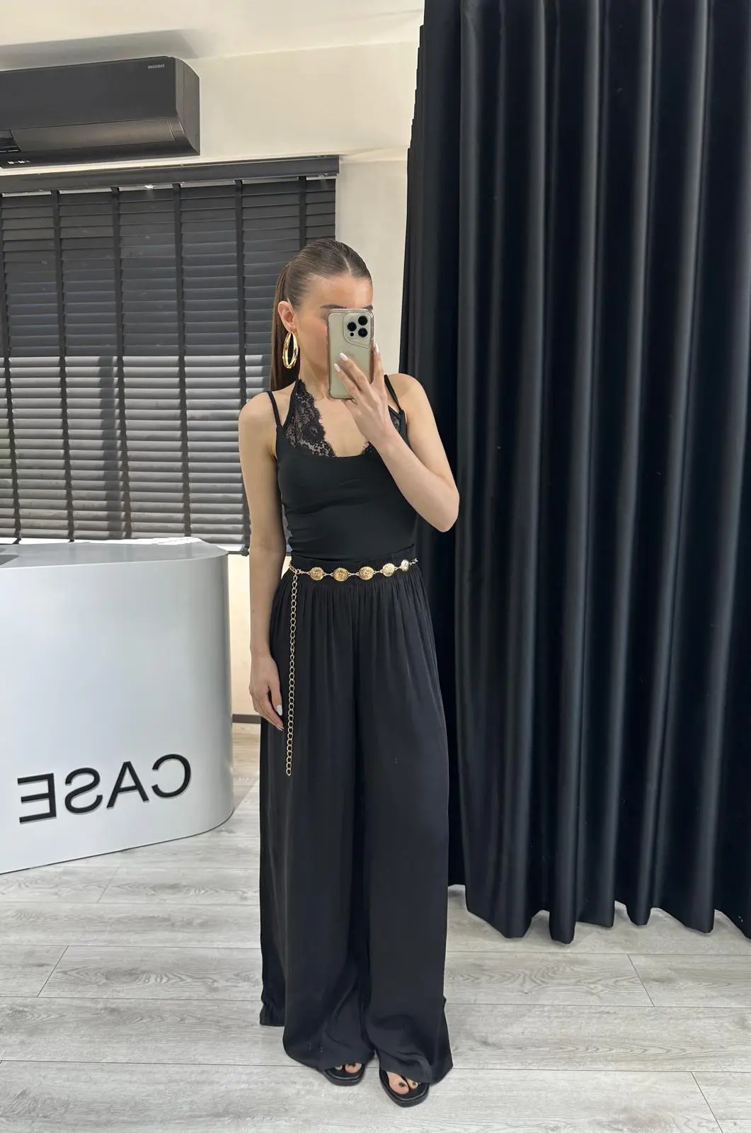 SİYAH DANTEL DETAY BODYSUİT