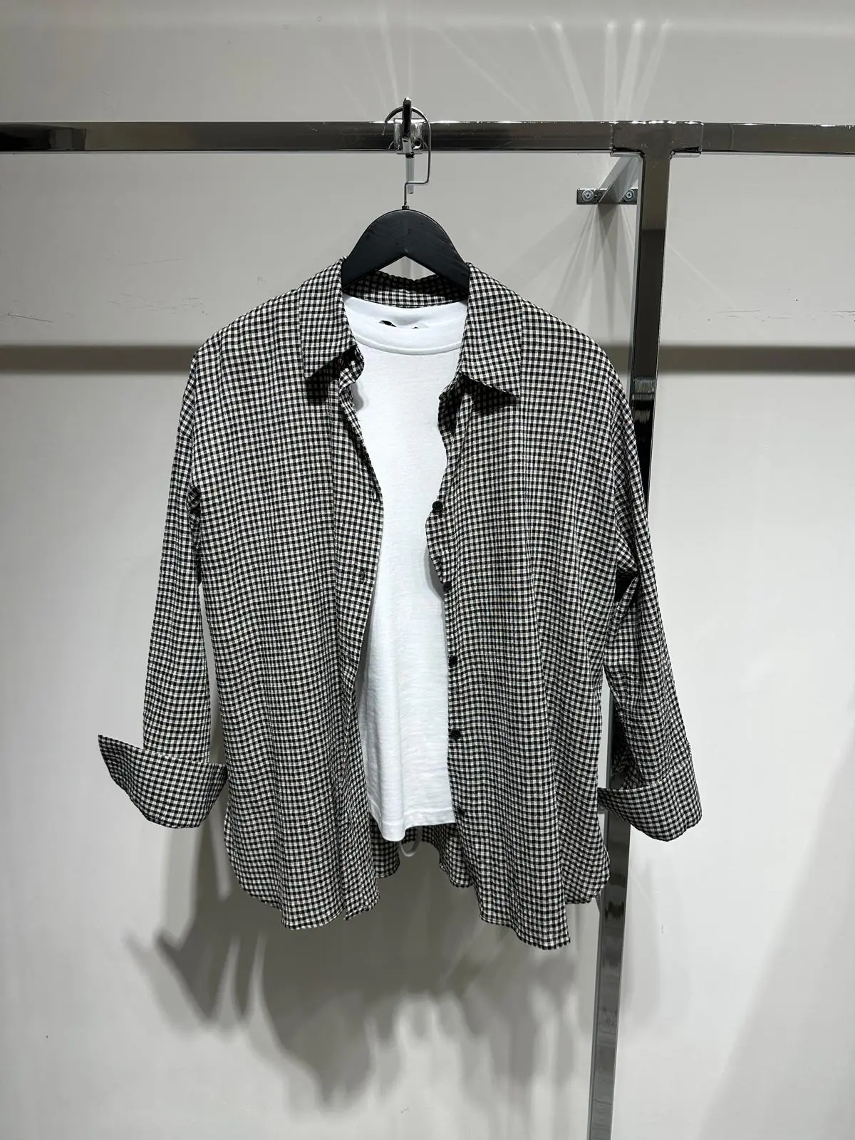 SİYAH-BEYAZ PÖTİKARE GÖMLEK