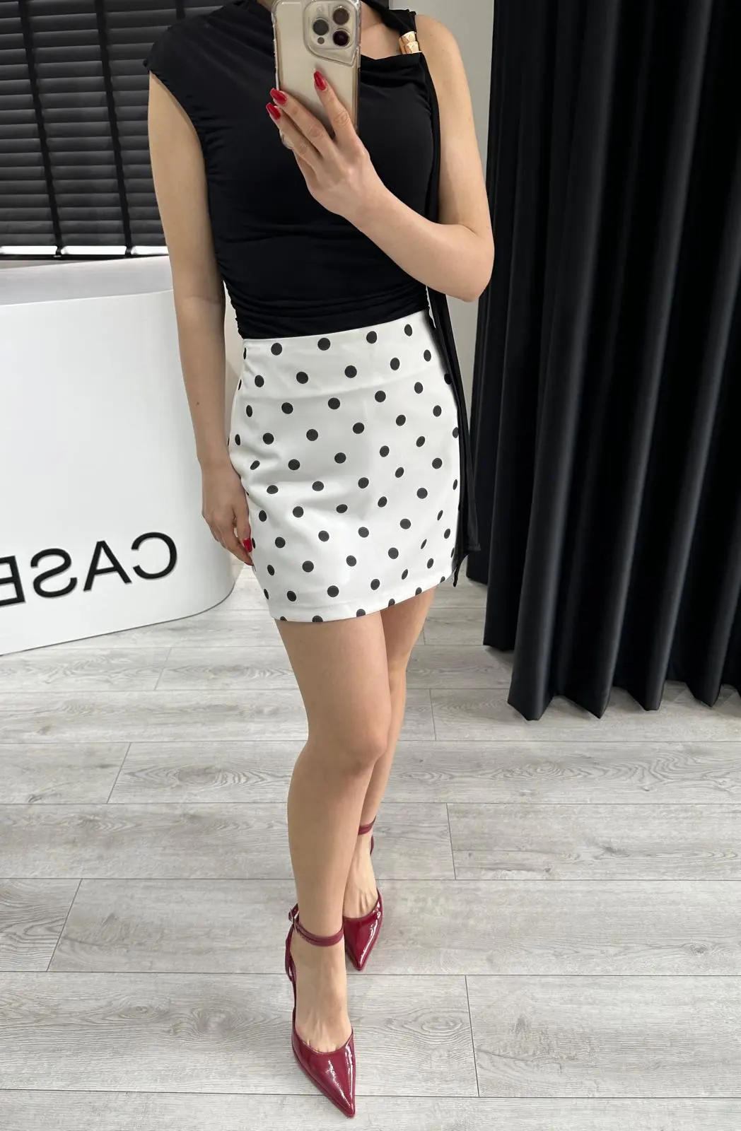 PUANTİYE BEYAZ ŞORT ETEK