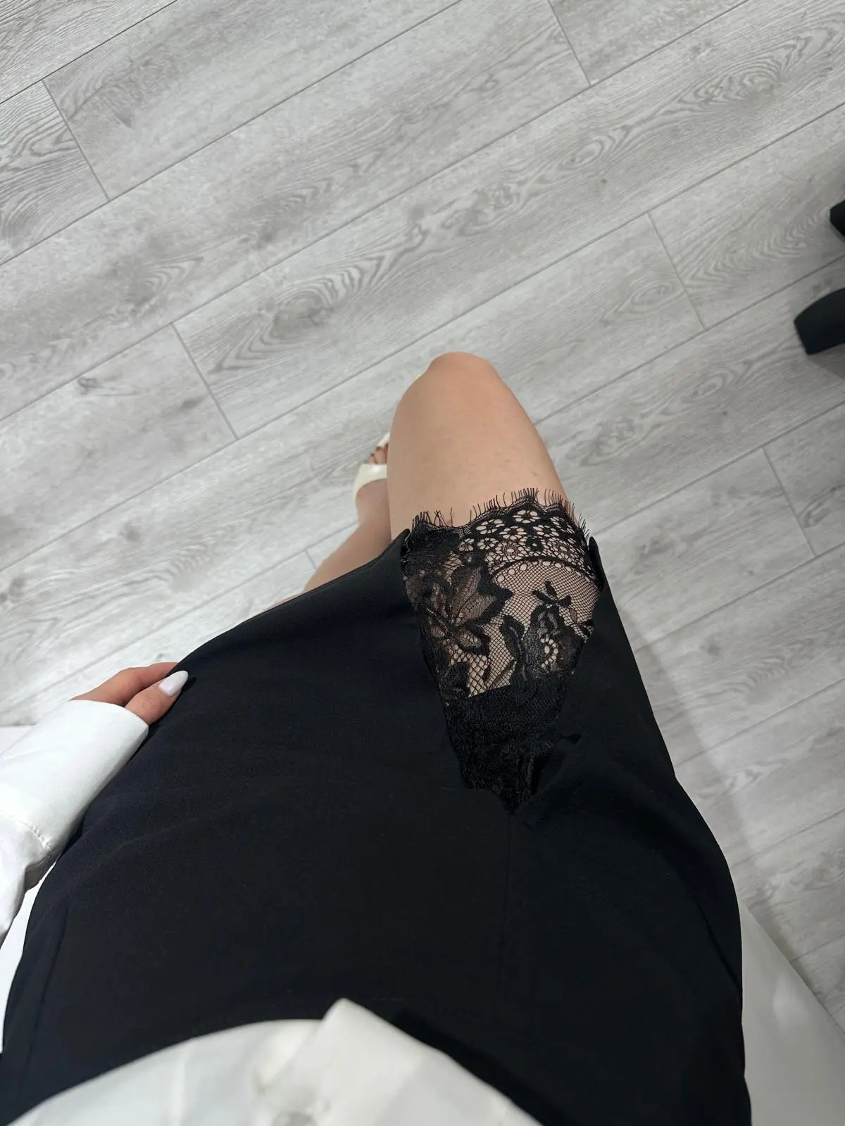 DANTEL YIRTMAÇLI ŞORT ETEK