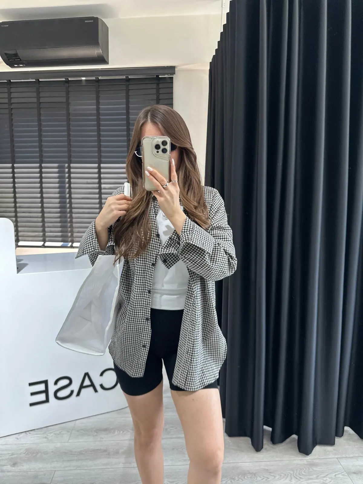 SİYAH-BEYAZ PÖTİKARE GÖMLEK