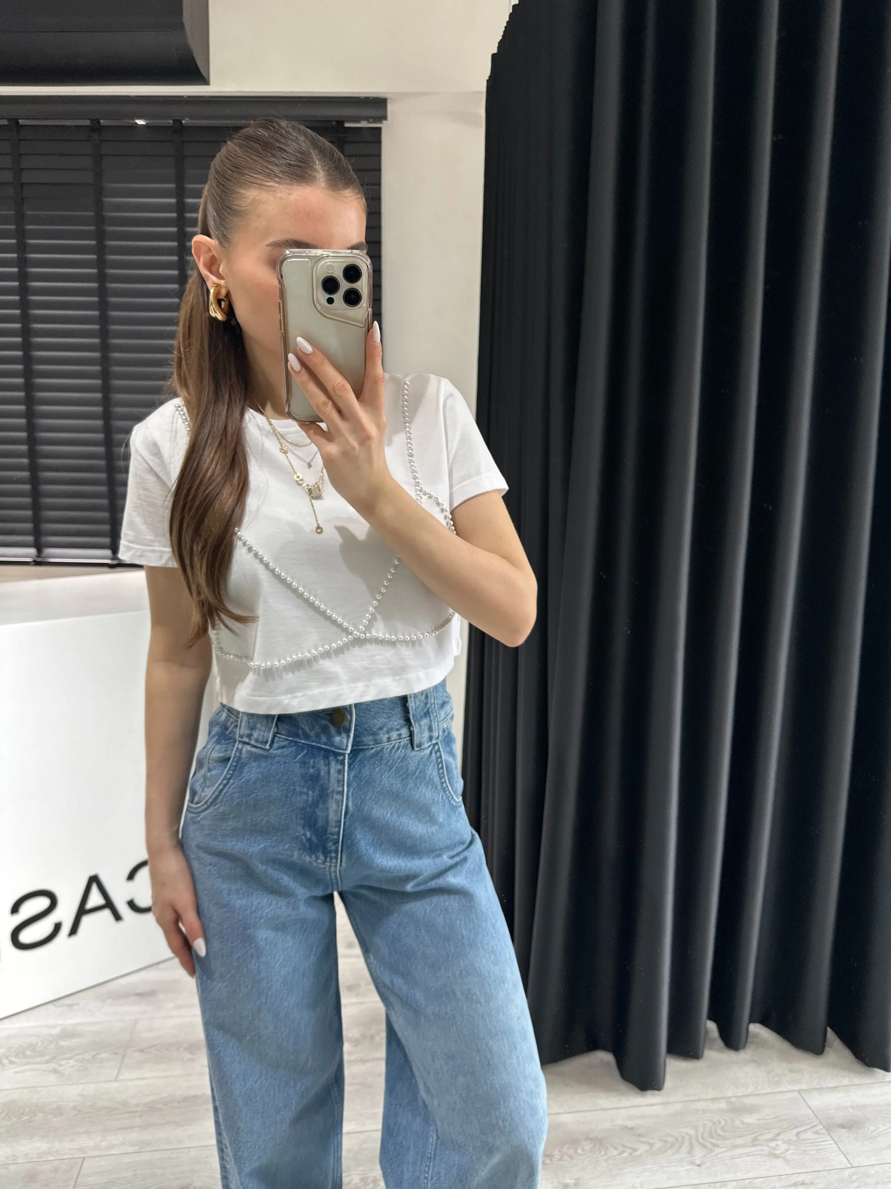 İNCİ DETAY CROP T-SHİRT