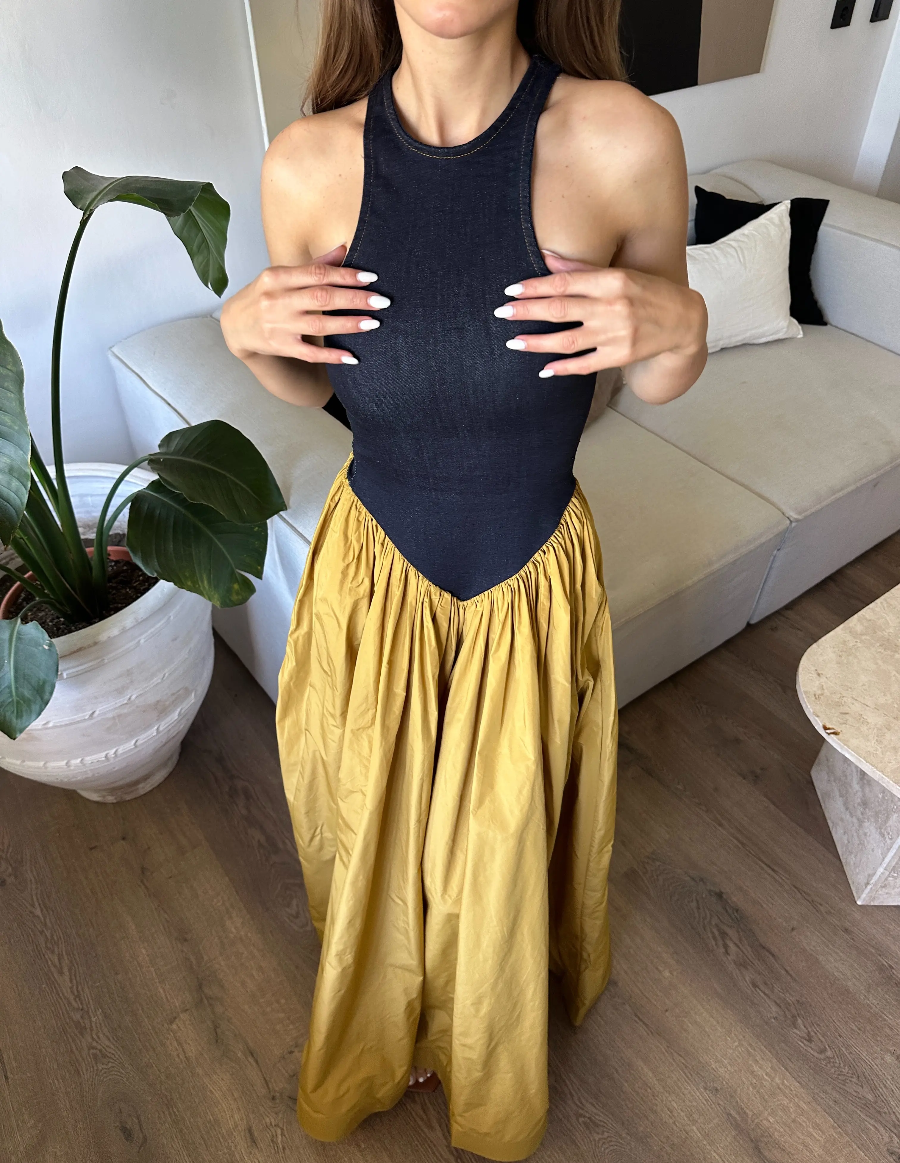 HALTER YAKA TASARIM ELBİSE