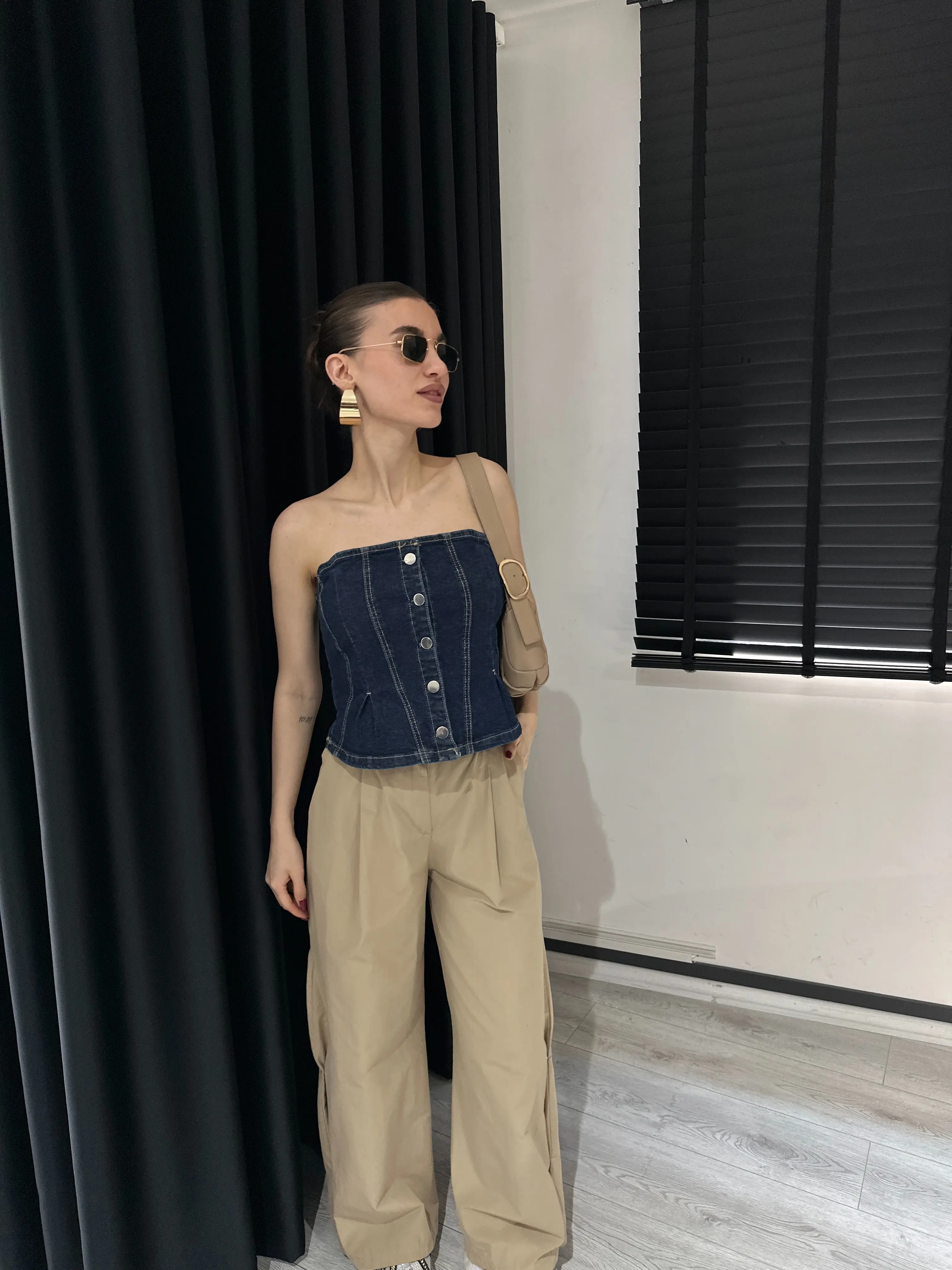 DÜĞMELİ BELDEN AÇILAN DENİM BÜSTİYER