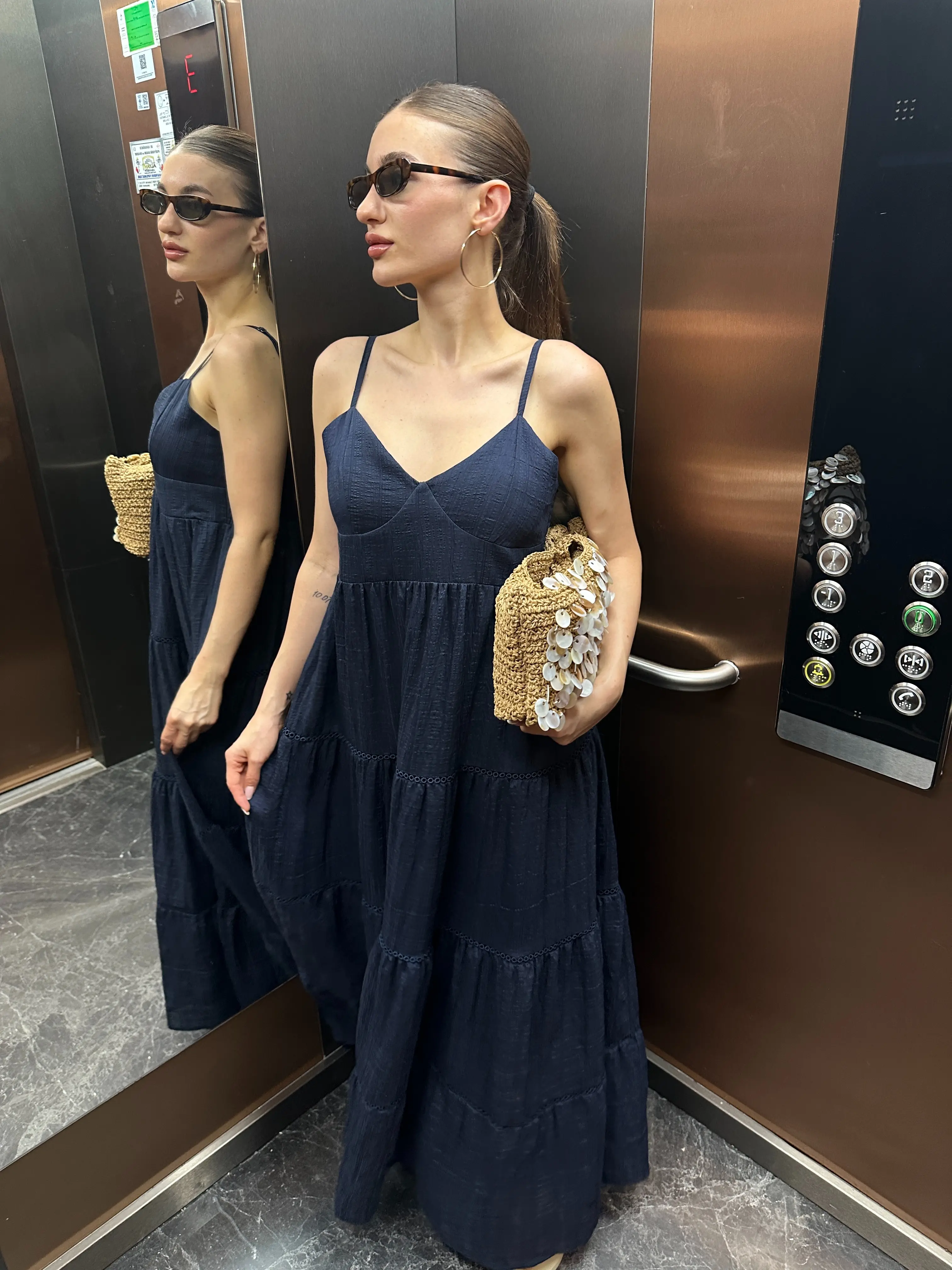 LACİVERT ASKILI FİSTO DETAYLI ELBİSE