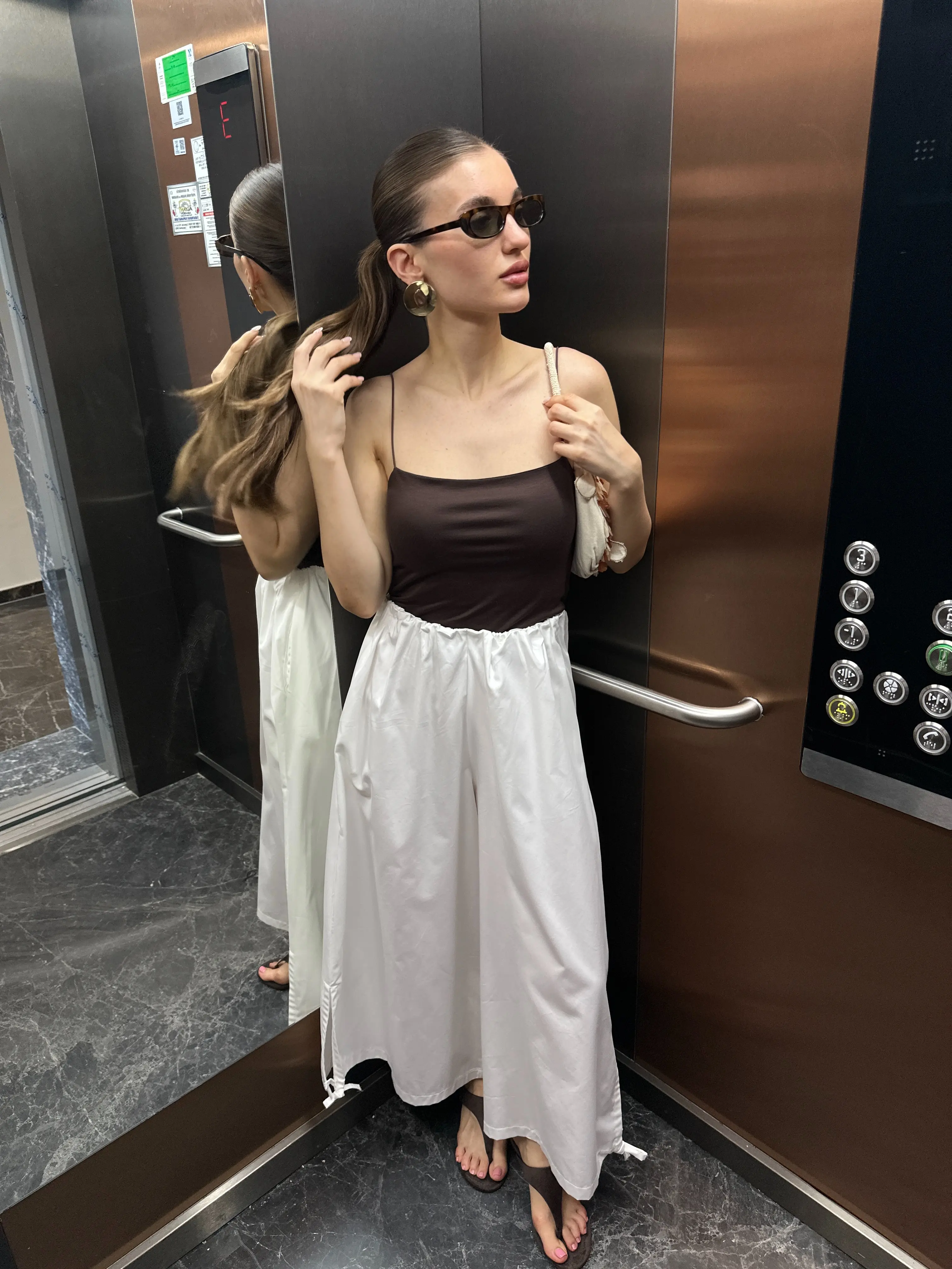 BÜZGÜLÜ PAÇA BAĞCIKLI BEYAZ PANTOLON
