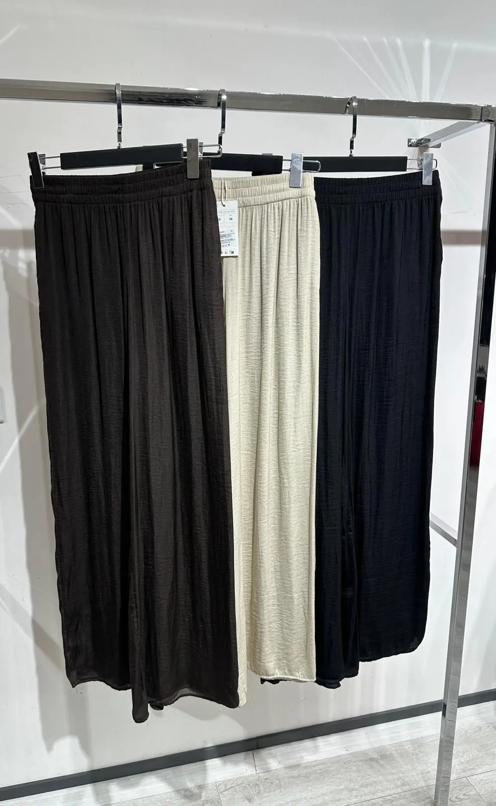 BELİ LASTİKLİ BEJ SATEN PANTOLON 
