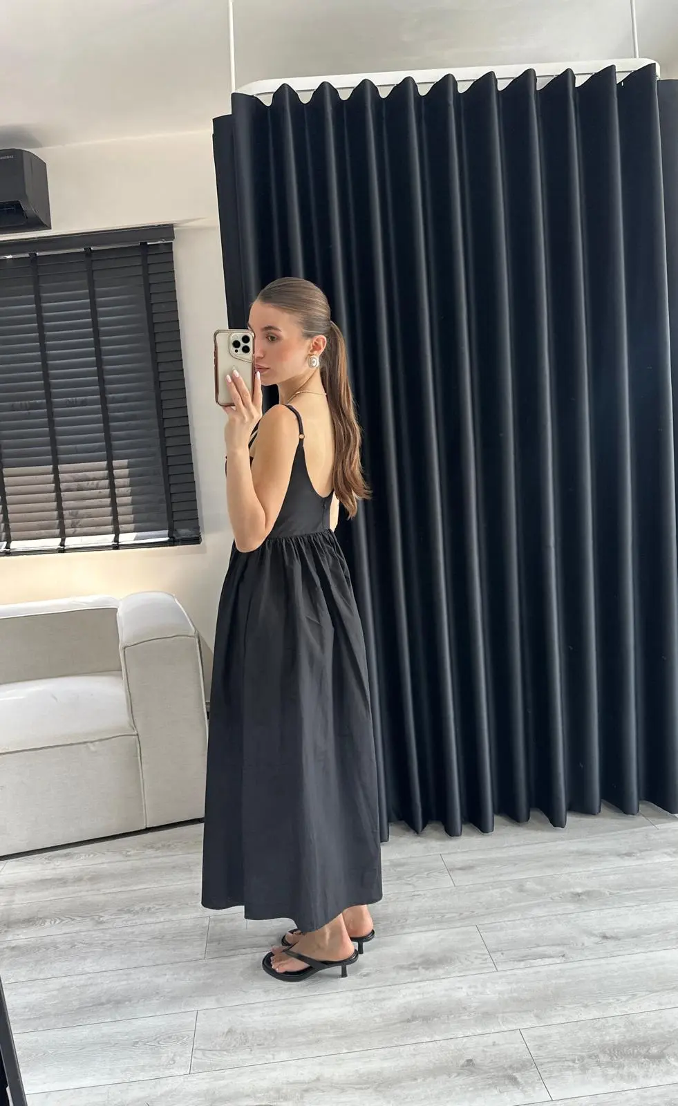 Göğüs Güpür Detaylı Midi Elbise