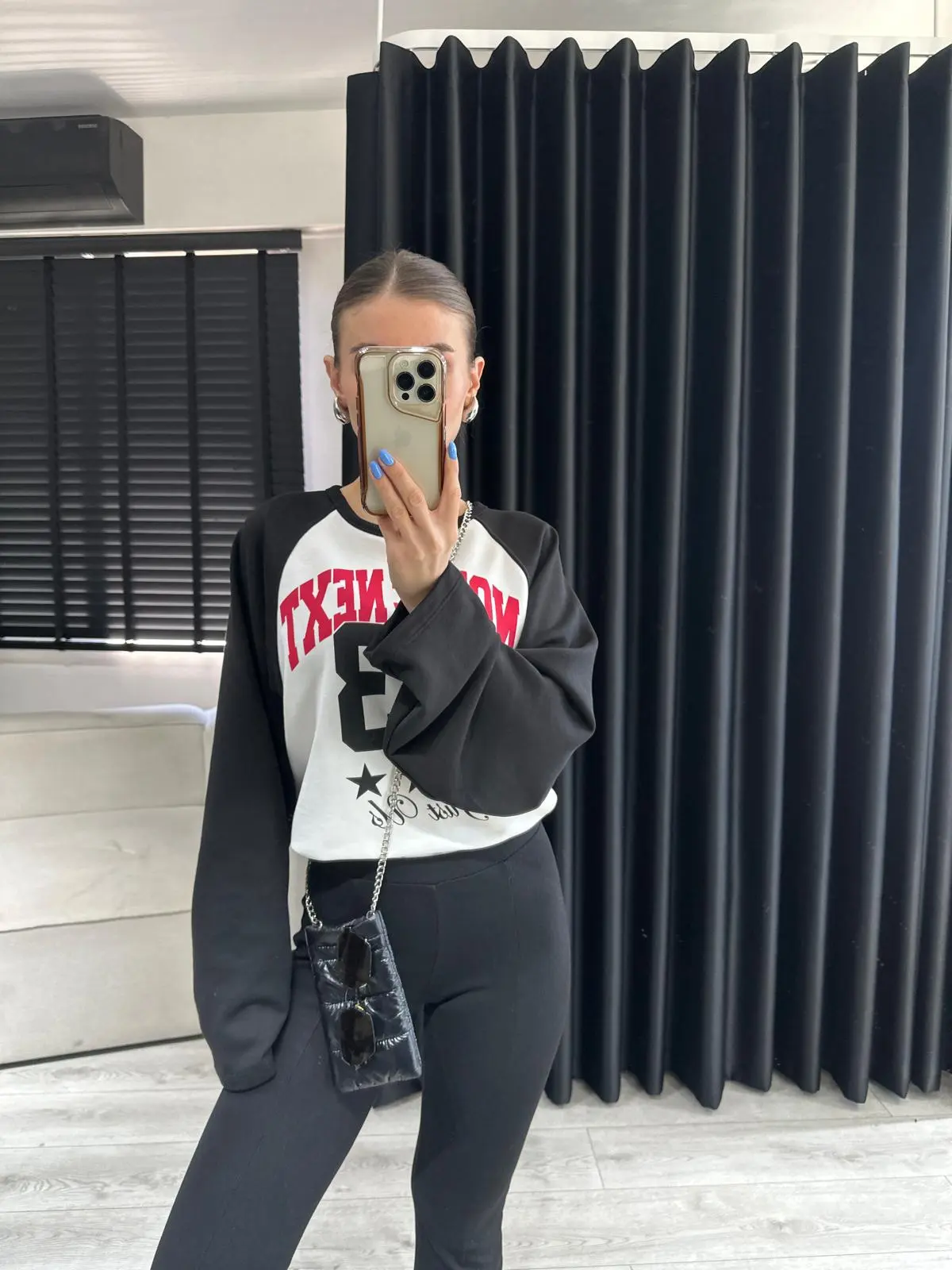 Yuvarlak Yaka Baskılı Siyah/Beyaz Sweatshirt