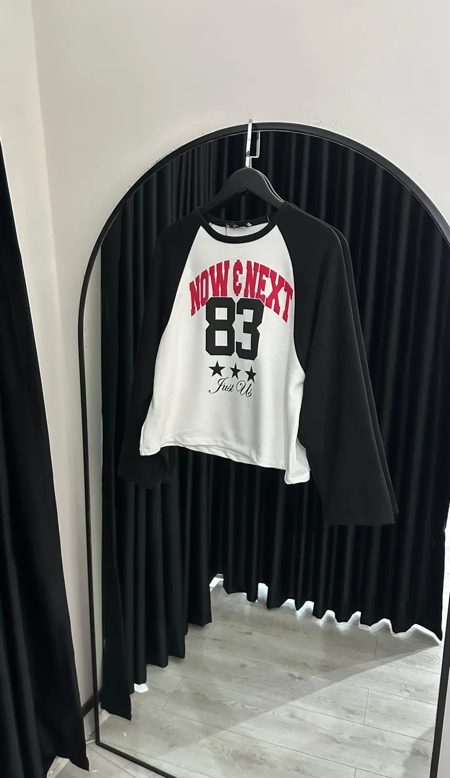Yuvarlak Yaka Baskılı Siyah/Beyaz Sweatshirt